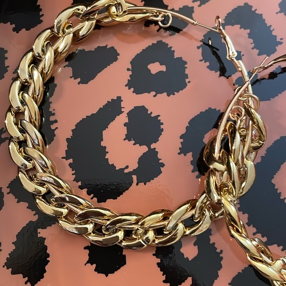 Fashion Nova Chain Link Hoops - Picture 7 of 9